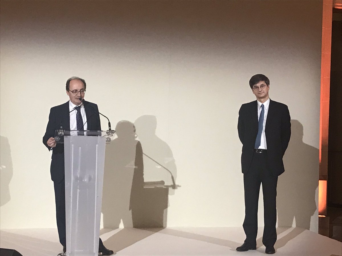 Ce soir <a href="/GRDF/">GRDF</a> honore Jacques Gérard @gerardjacques2 un grand gazier qui a tant fait pour l’entreprise, ses clients, les fournisseurs gaz, etc. Merci à toi Jacques