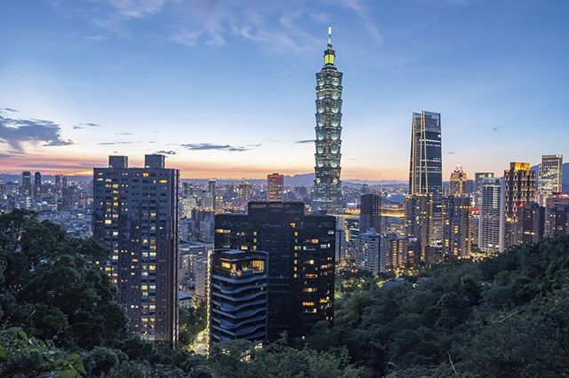 Taiwan's capital is alive with tropical urban parks, buzzing night markets, and a new wave of bars and boutiques led by the city's young, creative crowd // Photo by @duncanlongden for the Jan-Feb 2019 issue
.
.
.
#NGTUK #natgeo #taiwan #taipei #city #sky… https://ift.tt/2RLOd8k