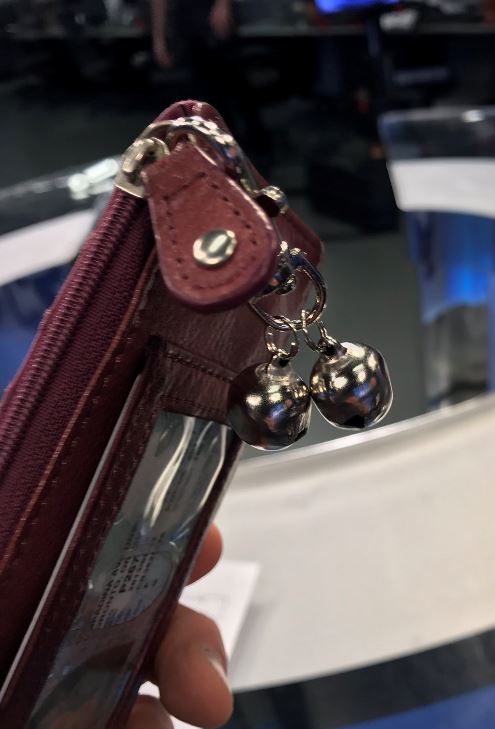 IrishTPScop's tweet image. I'm pleased to announce, it's back! For the thrird year in a row- 
"Operation Jingle"!
We'll be kicking it off on Friday in @TPS41Div ... stay tuned for location / times.
Not sure what it is?? Take a look:  bit.ly/2CctRxk 
#OperationJingle #CrimePrevention