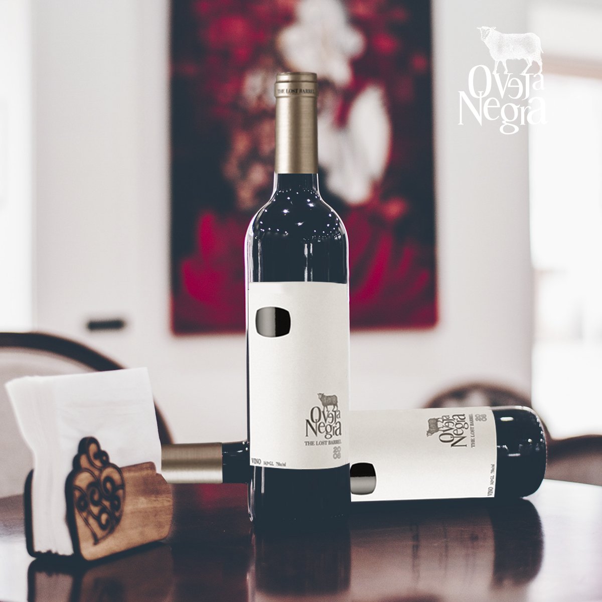Para la noche de hoy disfrutemos de un Oveja Negra The Lost Barrel, un ensamblaje no convencional pero a su vez elegante que lo puedes combinar con quesos maduros, charcutería o carnes rojas y de caza #TheLostBarrel #VinosOvejaNegra