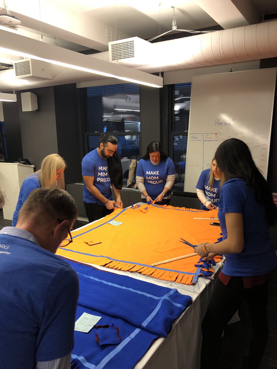 Last Friday we gave back to NYC with our Holiday Impact Day! Exciting to work for a company that gives us these opportunities #lifeatbox #boxorg @Box_Org @BoweryMission @womeninneed