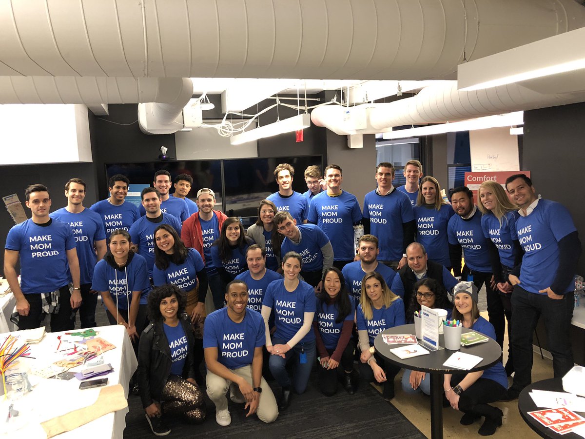 GoogleLeighton's tweet photo. Last Friday we gave back to NYC with our Holiday Impact Day! Exciting to work for a company that gives us these opportunities #lifeatbox #boxorg @Box_Org @BoweryMission @womeninneed https://t.co/pZpVkSCdRm