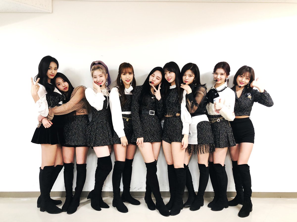 TWICEZONEBR's tweet photo. [📸|181211]
Traducao: "Embora tenha sido um tempo curto「YouTube FanFest Music」
Obrigada a todos que passaram seu tempo com o TWICE!! começou a chover e a temperatura ficou mais frio. Por favor tomem cuidafo com o frio! "
#트와이스 #TWICE #YFFM https://t.co/8Xd7i8hbM7
