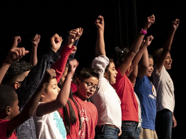 jackieand's tweet photo. Love these awesome pictures of our @DCSCORES poets at the 2018 #WestSidePoetrySlam <3 I am so proud of the work they did this season. https://t.co/cCXHwcDeoS