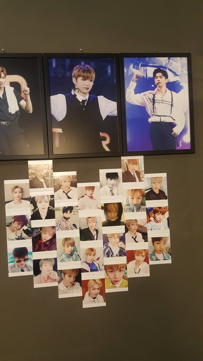 HuNu6Ext67Wg64k's tweet photo. #온세상강다니엘
#HAPPYDANIELDAY 
@wing_Danik 

퇴근후간 카페코나에 곳곳의다니엘이 날반겨주는것같아너무행복했다
잊지않고대전에서도 이벤트열어주셔서다니엘생일을함께축하할수있어감사하고행복했습니다♡♡어떤다니엘도모두다이뻤고 홀더포카다너무이��고 잘간직할게용다니엘생일축하해♡ https://t.co/wxe4gZGitm