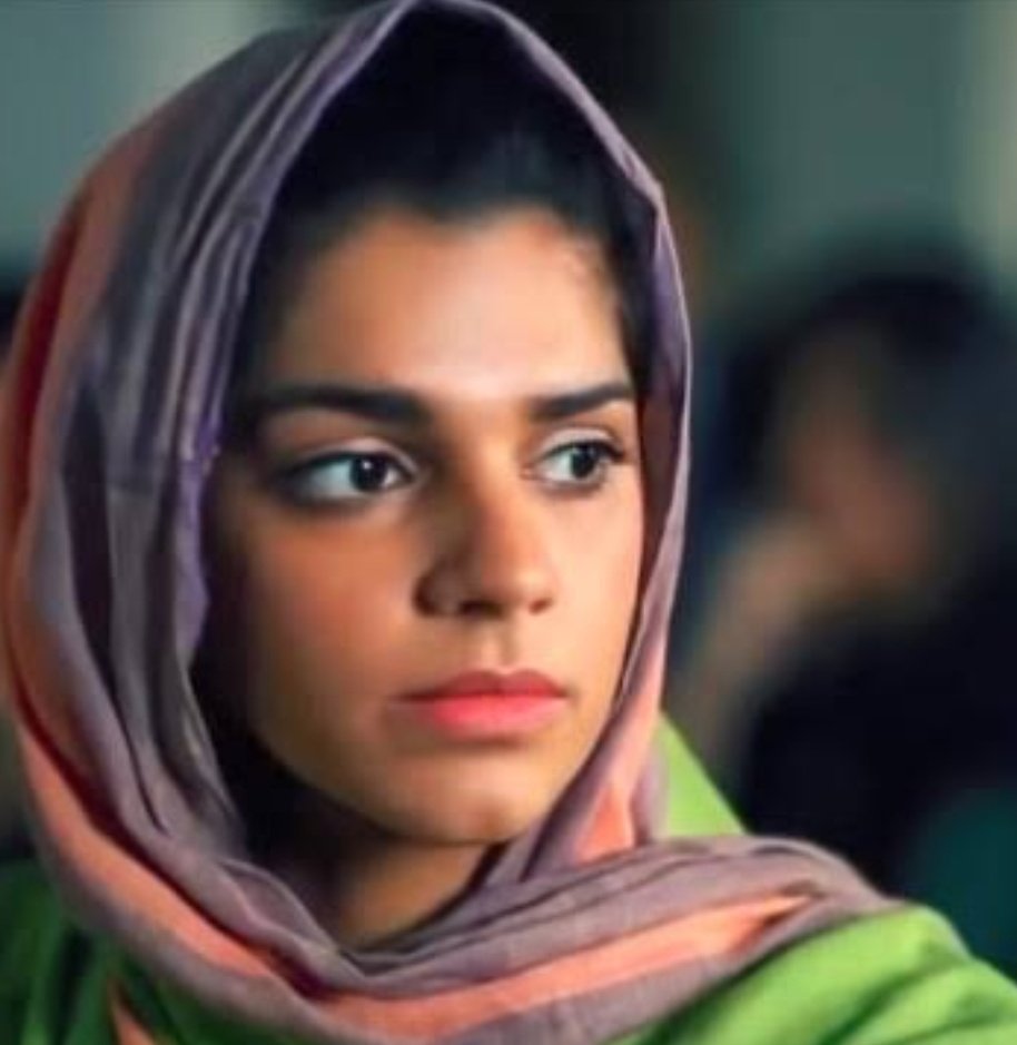 Kashaf Murtaza (Sanam Saeed)- Zindagi Gulzar HaiShe somehow motivated me especially through what she writes in her diary. She taught me to be strong & look at life positively bcz "Zindagi Gulzar Hai"