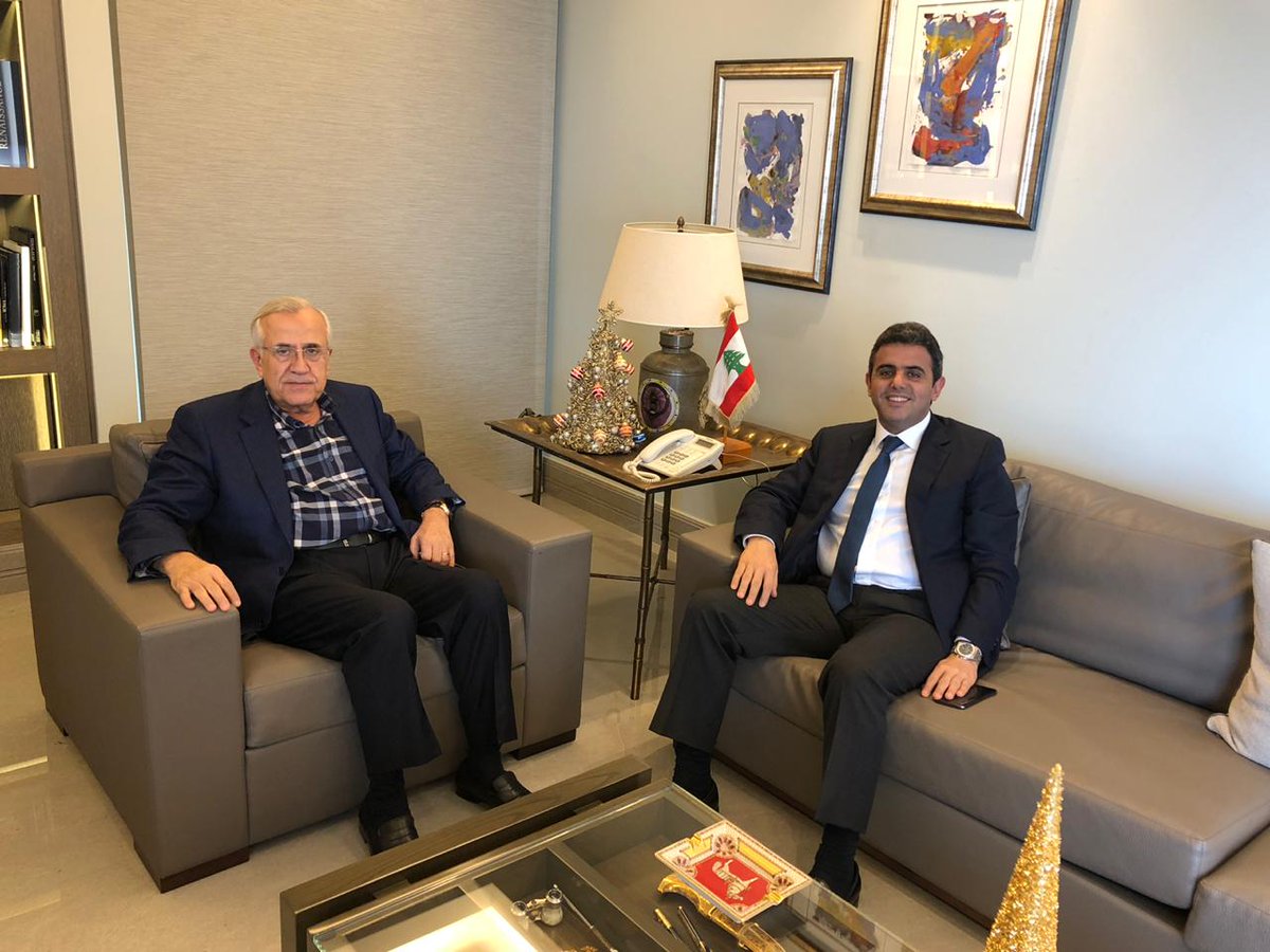 ziad_hawat's tweet photo. جولة افق مع فخامة الرئيس العماد ميشال سليمان . https://t.co/7bR7PNdJzL