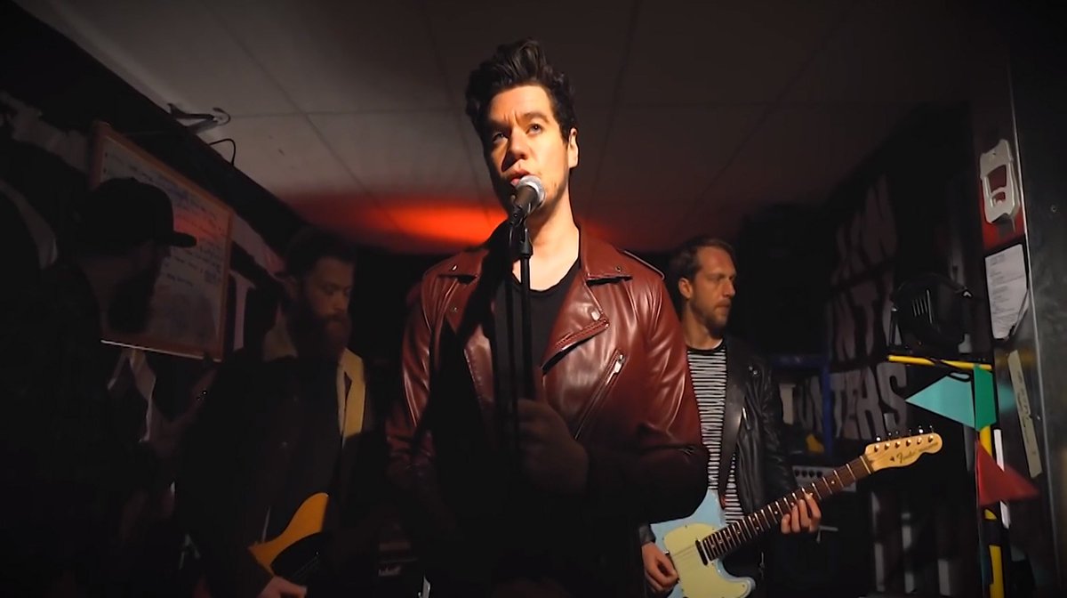 Watch: Limerick musicians perform stunning Dolores O'Riordan tribute breakingnews.ie/discover/watch…