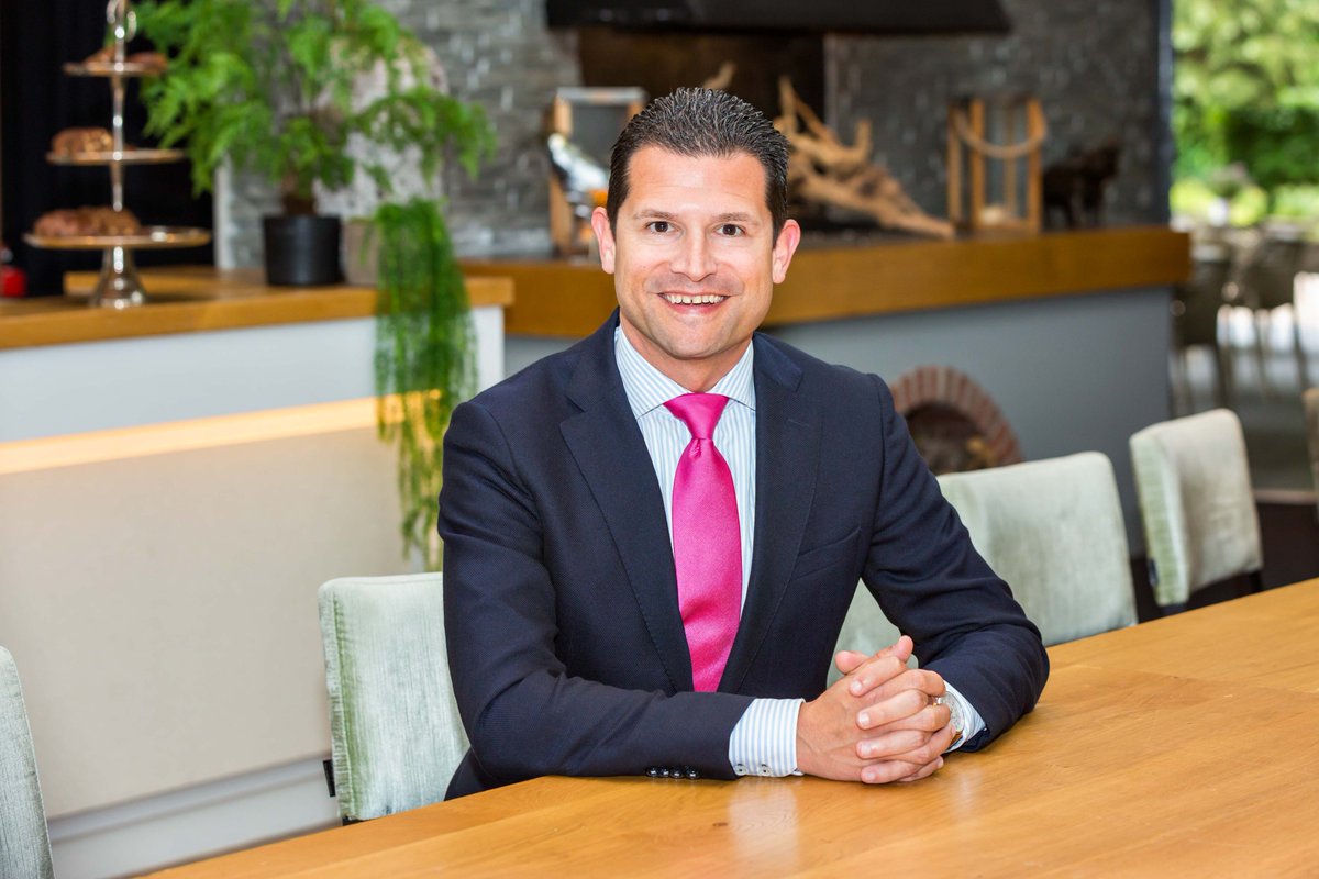 KHN's tweet photo. Dirk Beljaarts @dbeljaarts wordt nieuwe algemeen directeur KHN: https://t.co/4Hcn4vf1sL #KHN #horeca #Horecapower https://t.co/y4X4voX6Wl