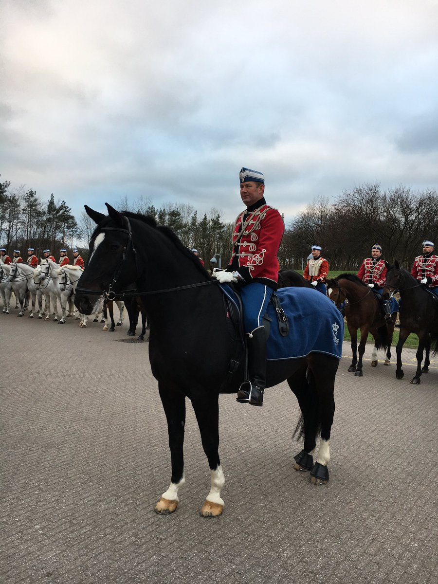 CharlotteBll1's tweet photo. Tak for besøget til Garderhusarregimentet fra Slagelse Kaserne som kom og ønskede alle patienter og ansatte på Slagelse Sygehus en glædelig højtid @NSRsygehus @VagnVbach https://t.co/X7UCQOuica