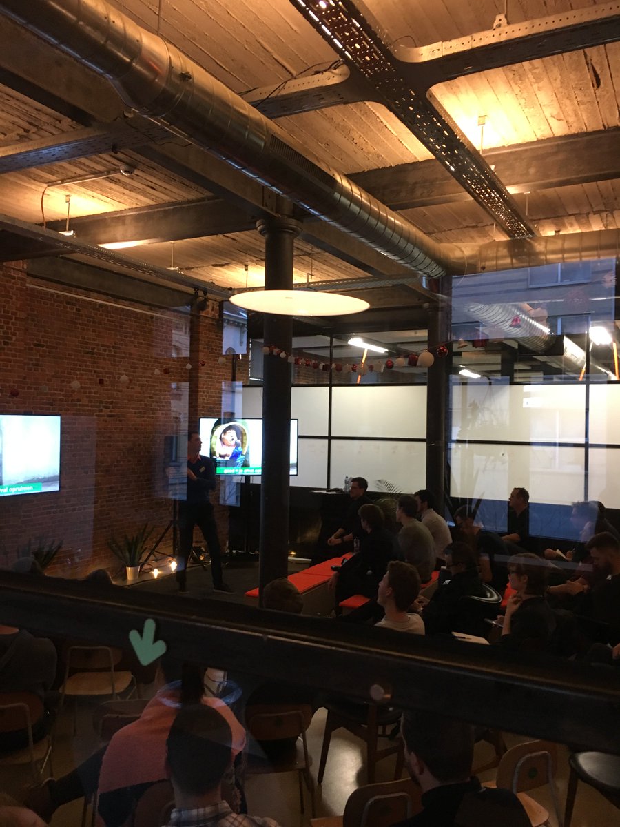 Een algoritme is een mening verpakt in wiskunde "Wat is nepnieuws, wat is een gezonde maaltijd, ... Dit vraagt voor ethische algoritmes" @Jochanantweets #AI #Tech #Design #UX #MachineLearning #Monkeytalk