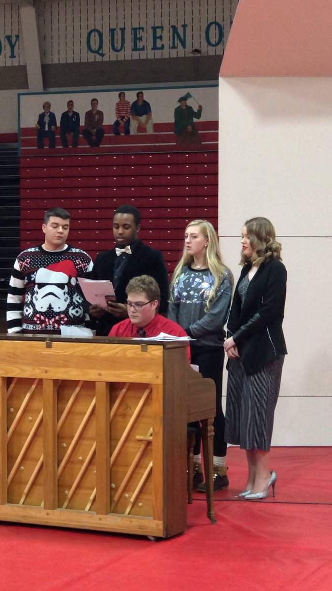 lcchstbirds's tweet photo. @LCCHSArts brought the Christmas spirit with the Band and Choir concert last night! https://t.co/flbA1gTpRV