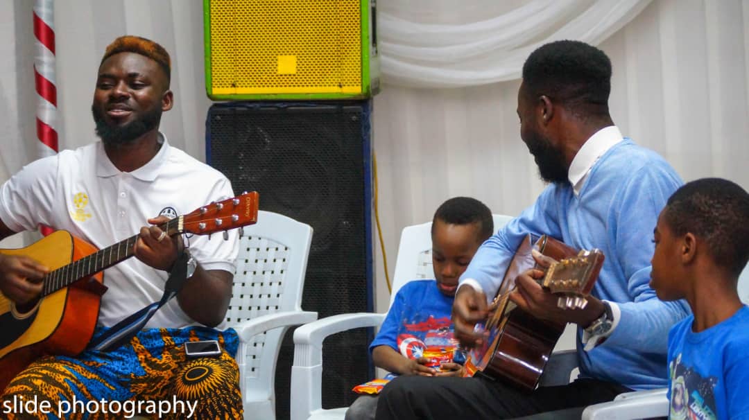 ING_spotlight's tweet photo. That's how @tosinoyebolu wowed the audience with his musical therapy at the Autism Inclusion Conference 2018. Photo Credit : @ogundeyi_simon
#autismacceptance #autismlove #autismconference2018 #behaviorial #skills #talent #communityservice #AutismAwareness https://t.co/fjNIPROBlE