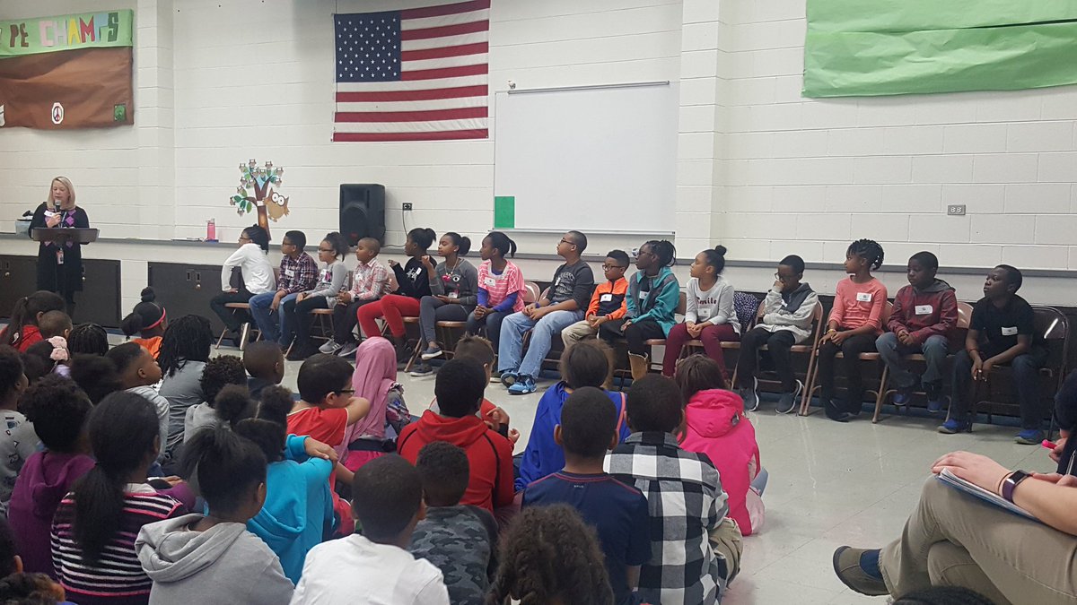 hmarti10's tweet photo. Good luck to all our @FlossmoorHills Spelling Bee participants! #D161Learns https://t.co/t0jeXrewtZ