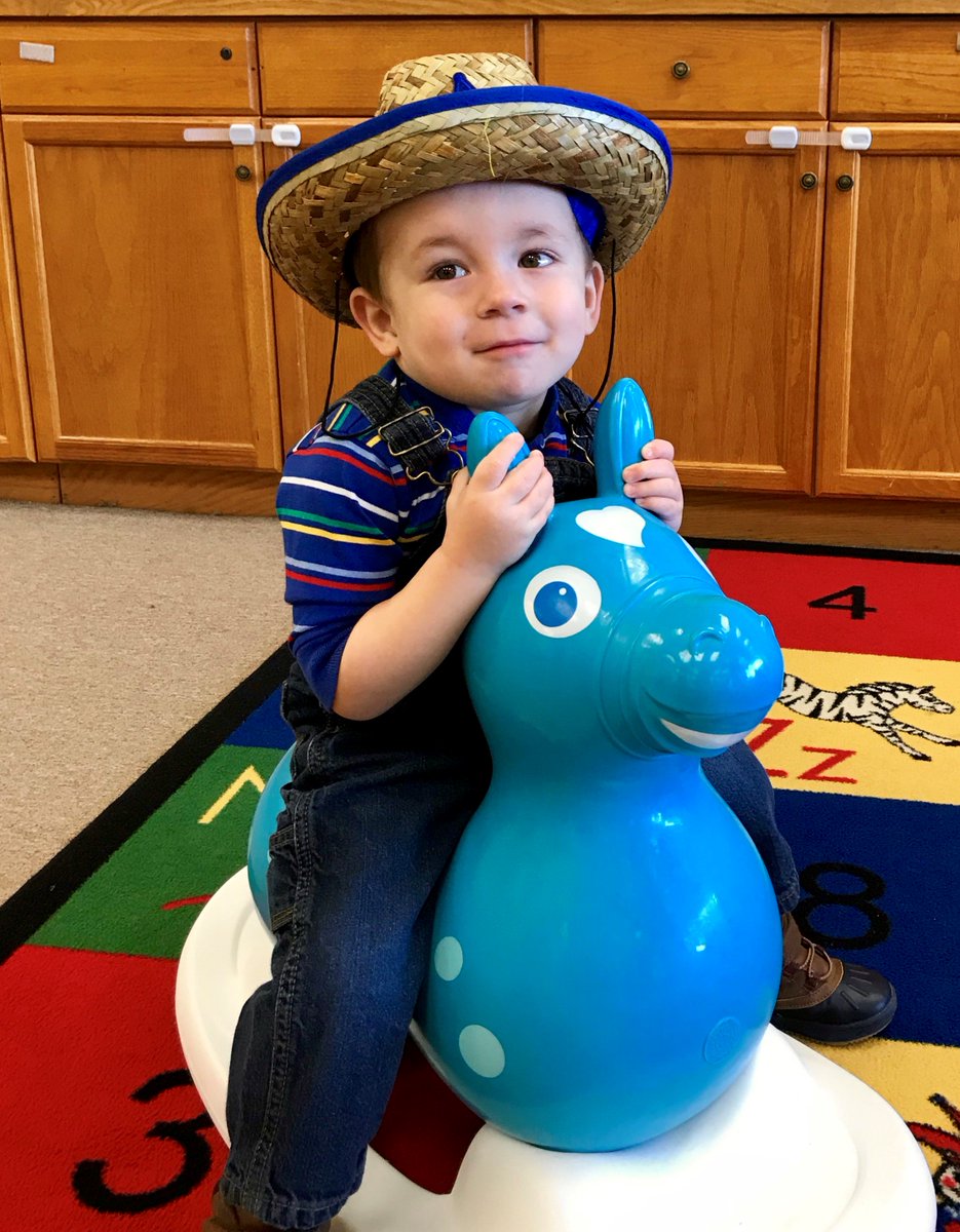 KennedyDonovan's tweet photo. Happy Tuesday! ☀️ #playgroupfun #playtime #learning #earlyintervention https://t.co/UfHbJV9Wo2