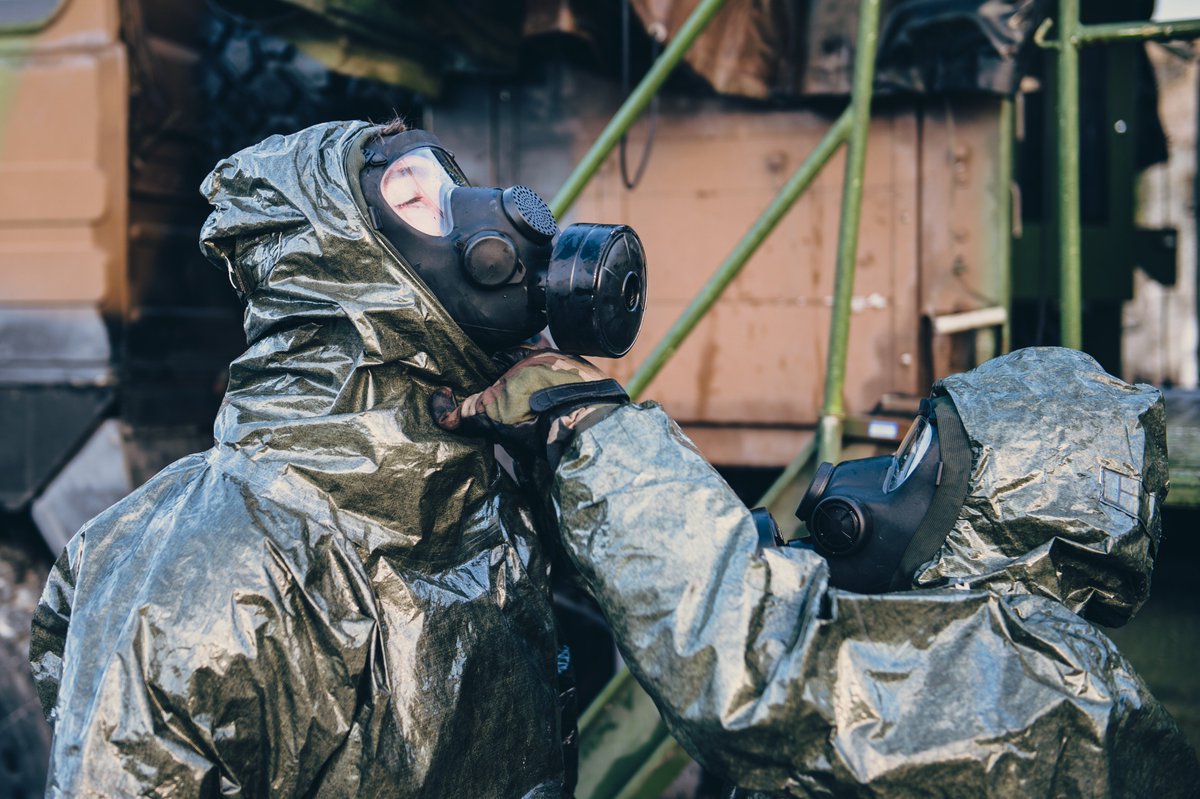 armeedeTerre's tweet image. Cette semaine a lieu l’exercice Marne 2018, organisé par la #7BB sur 3 départements, l’Aube, la Marne et la Haute-Marne. Lors du scénario tactique, les unités qui effectuent une préparation #OPS interarmes, comme ici le 1RTir, passent par la chaîne de décontamination du #2RD ☢️