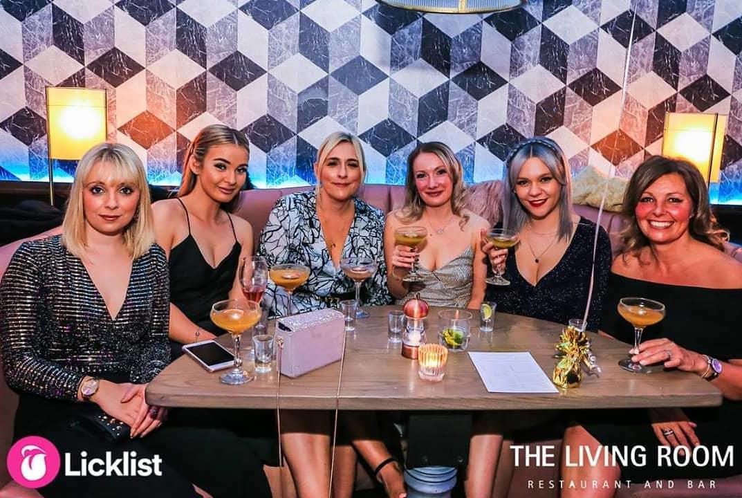 Yet another great party! 🍸 (📸 alicia.kirrage) #thelivingroom #christmasparty

Book your Christmas party here >>> bit.ly/TheLivingRoomR…