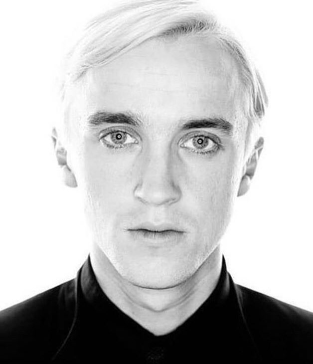 ⠀⠀ ⠀⠀ ⠀⠀ ⠀⠀- ̗̀𖢻༵ ̖́-⠀
╭──────────────╮
⠀⠀ ⠀so look me in the eyes
⠀⠀ ⠀  tell me what you see
⠀⠀ ⠀⠀ perfect paradise
⠀⠀ ⠀  tearin' at the seams ༄
╰──────────────╯