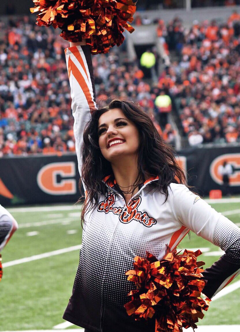 BenGalsCheer's tweet photo. Hands up if it’s your birthday! Happy birthday to Ben-Gal Kelly! “Like” to wish her a happy birthday 🎉🎈 https://t.co/Woob3giN77