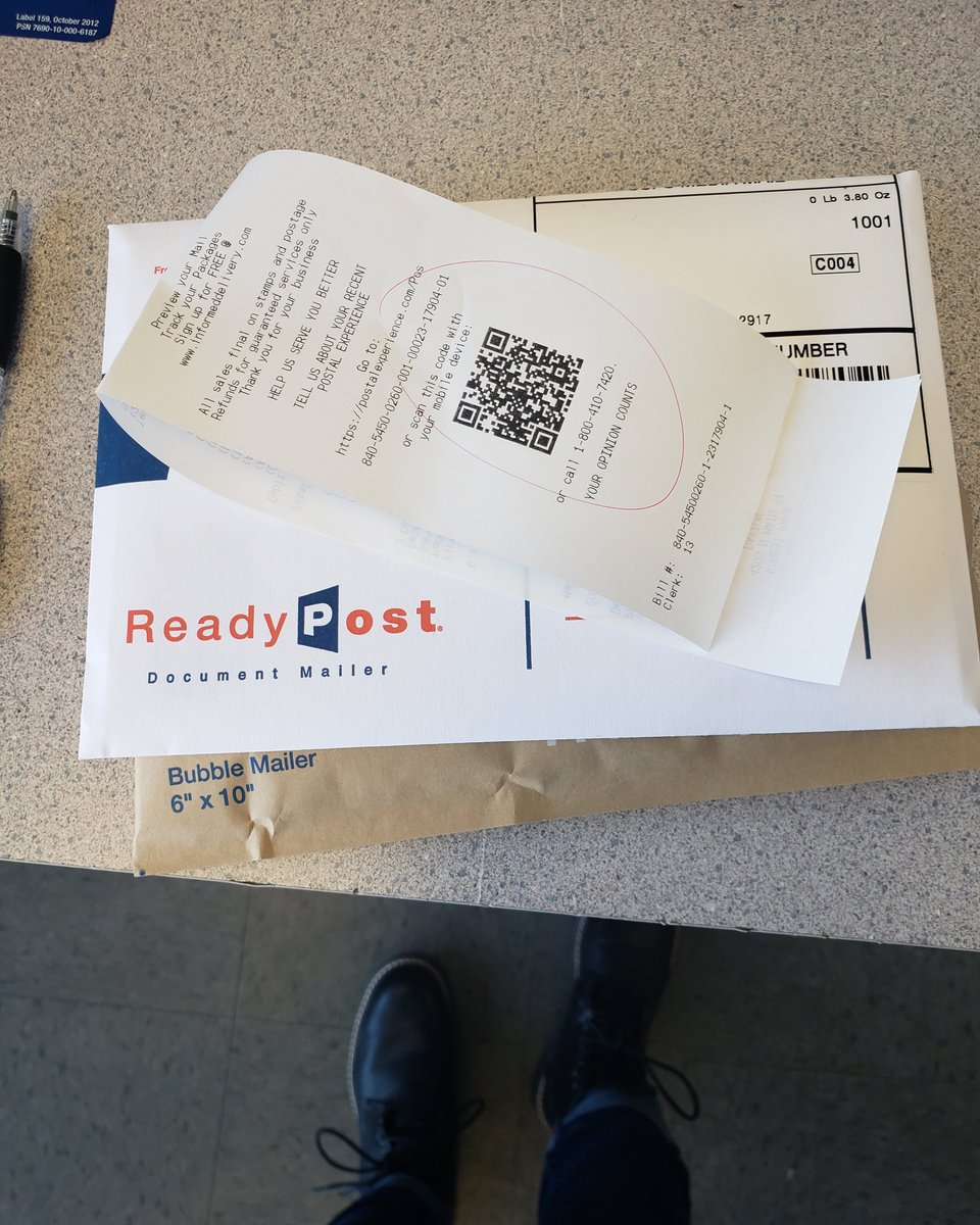 BDM92's tweet image. Got two books heading to new homes today! Who&apos;s next?! $12 and always free shipping! HMU if interested! 😊📚📚
#booksonbooksonbooks