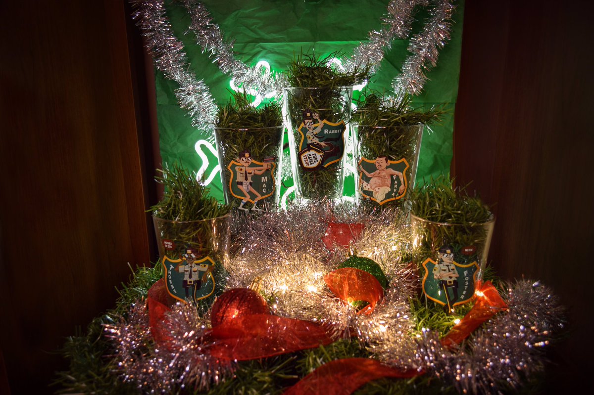 TJoCons's tweet image. Tree-Trimmer Level: Expert  😜 It's not too late to stuff your stockings with some Broken Lizard gear. Just look how versatile the pint glasses are! 
hellomerch.com/collections/br…

#brokenlizard #supertroopers #holidaymerch
