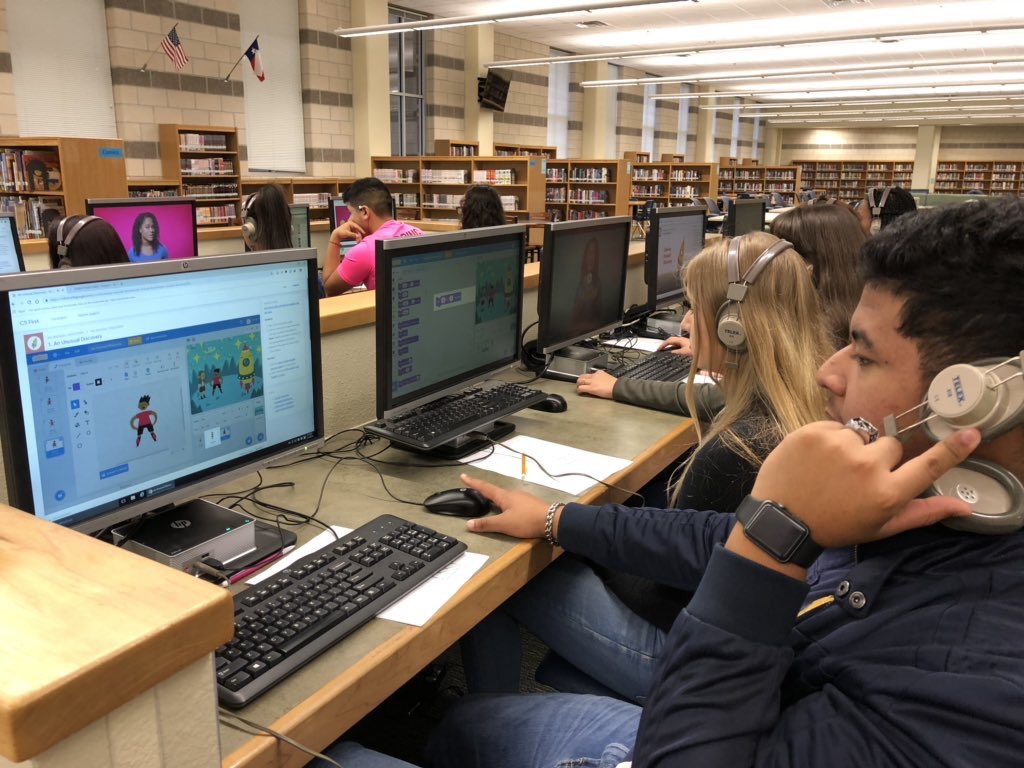 NISDBrennanLib's tweet image. The @NISDBrennan library won a green apple for our @ALALibrary #hourofcode2018 grant #readytocode @NISD @NISD_grants @DianaEly1 @NISDLib @sharon_cit @BrennanSerna #ThisIsNorthside #RootedBrennan @GoogleForEdu @NISDAcadTech