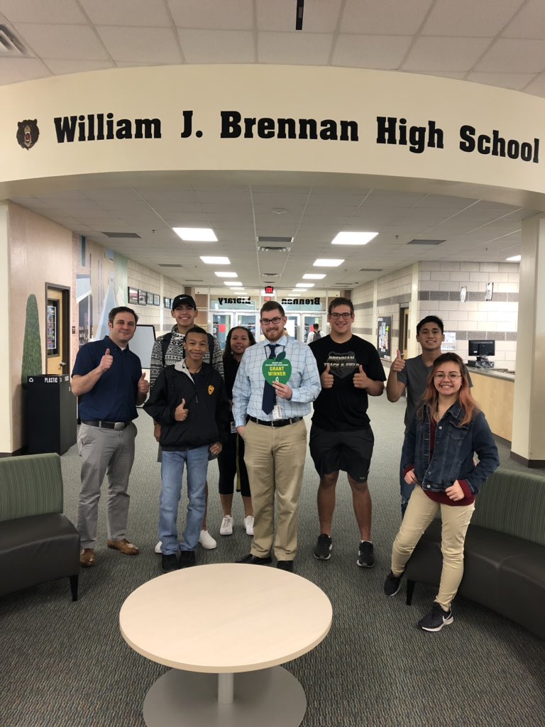 NISDBrennanLib's tweet image. The @NISDBrennan library won a green apple for our @ALALibrary #hourofcode2018 grant #readytocode @NISD @NISD_grants @DianaEly1 @NISDLib @sharon_cit @BrennanSerna #ThisIsNorthside #RootedBrennan @GoogleForEdu @NISDAcadTech