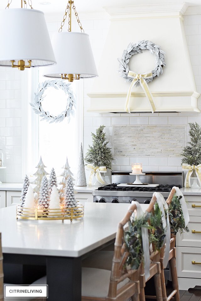 CitrineLiving's tweet photo. My Christmas kitchen is on the blog! happy readying! https://t.co/UXn8T6G9Q8 https://t.co/BAgDIcDpQv