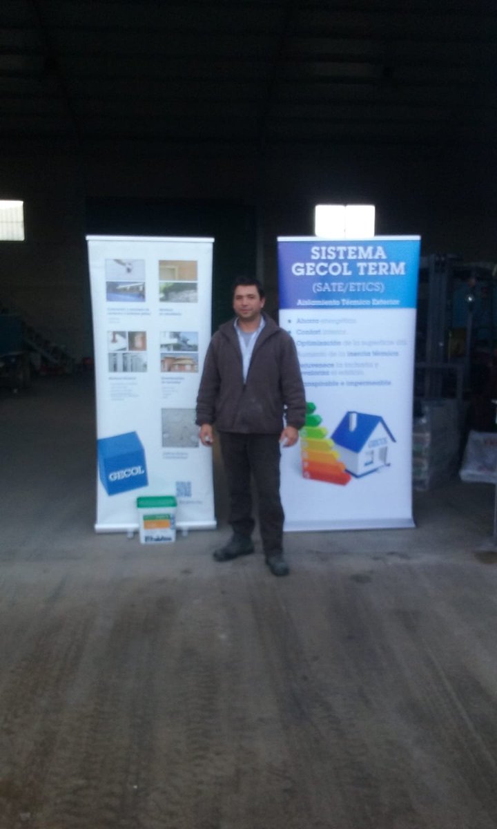 GECOLoficial's tweet photo. Punto de Venta Activo en Transportes y grúas Alberto en Trujillo (Cáceres) con nuestro compañero @DSanchezGECOL acompañado del gerente, Miguel Fernández
#GECOLequipo #SiempreCerca #GECOLpva https://t.co/ciu1uC0YAY
