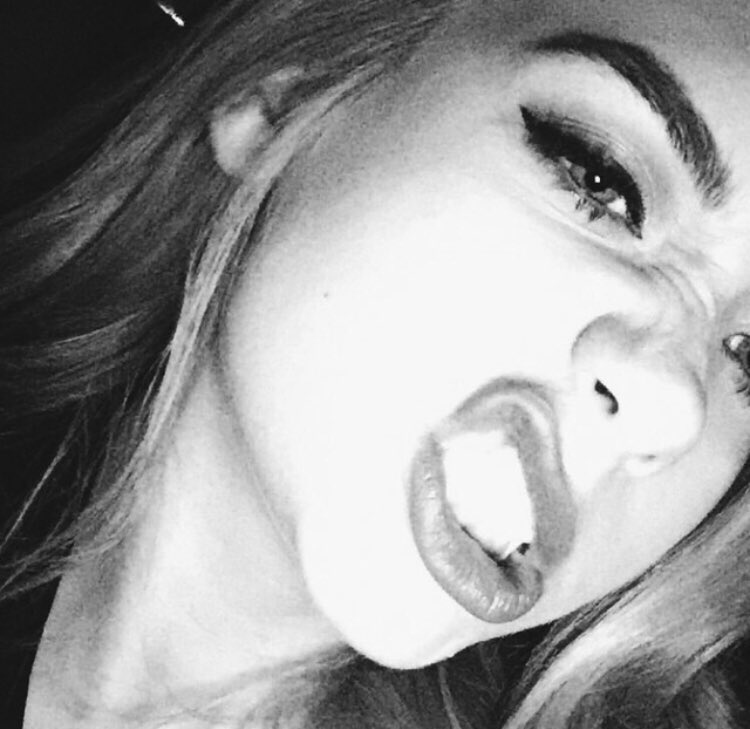 mandysteeleyt's tweet photo. amanda steele. 

📍youtuber o algo asi. 

RT? #FreeRol https://t.co/2HXBuJBDXl