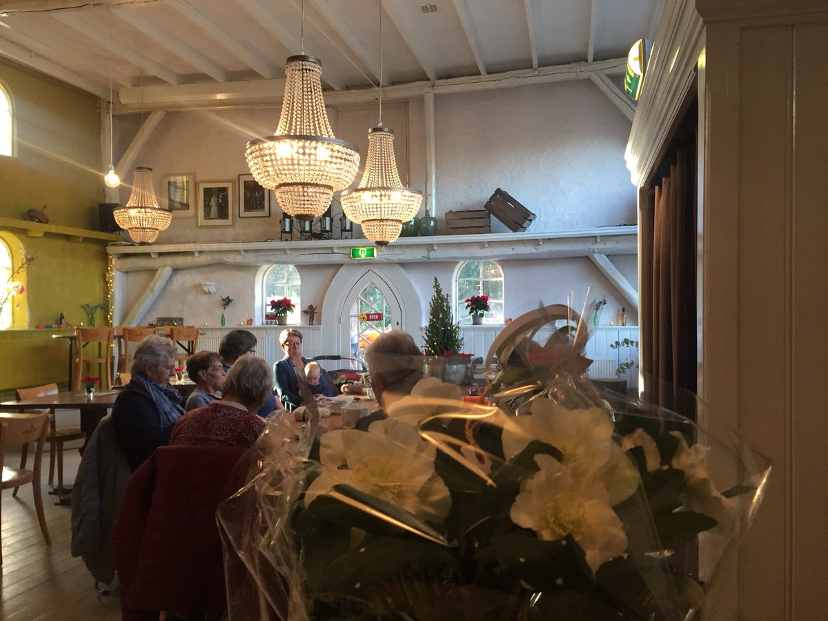 De allerlaatste breimiddag bij mij. #vrouwenvannu #burenstad <a href="/hofhouding/">Restauant De Hofhouding</a>. Dank jullie wel voor jaren gezelligheid en breiplezier in ins Grandcafe. Ga het missen