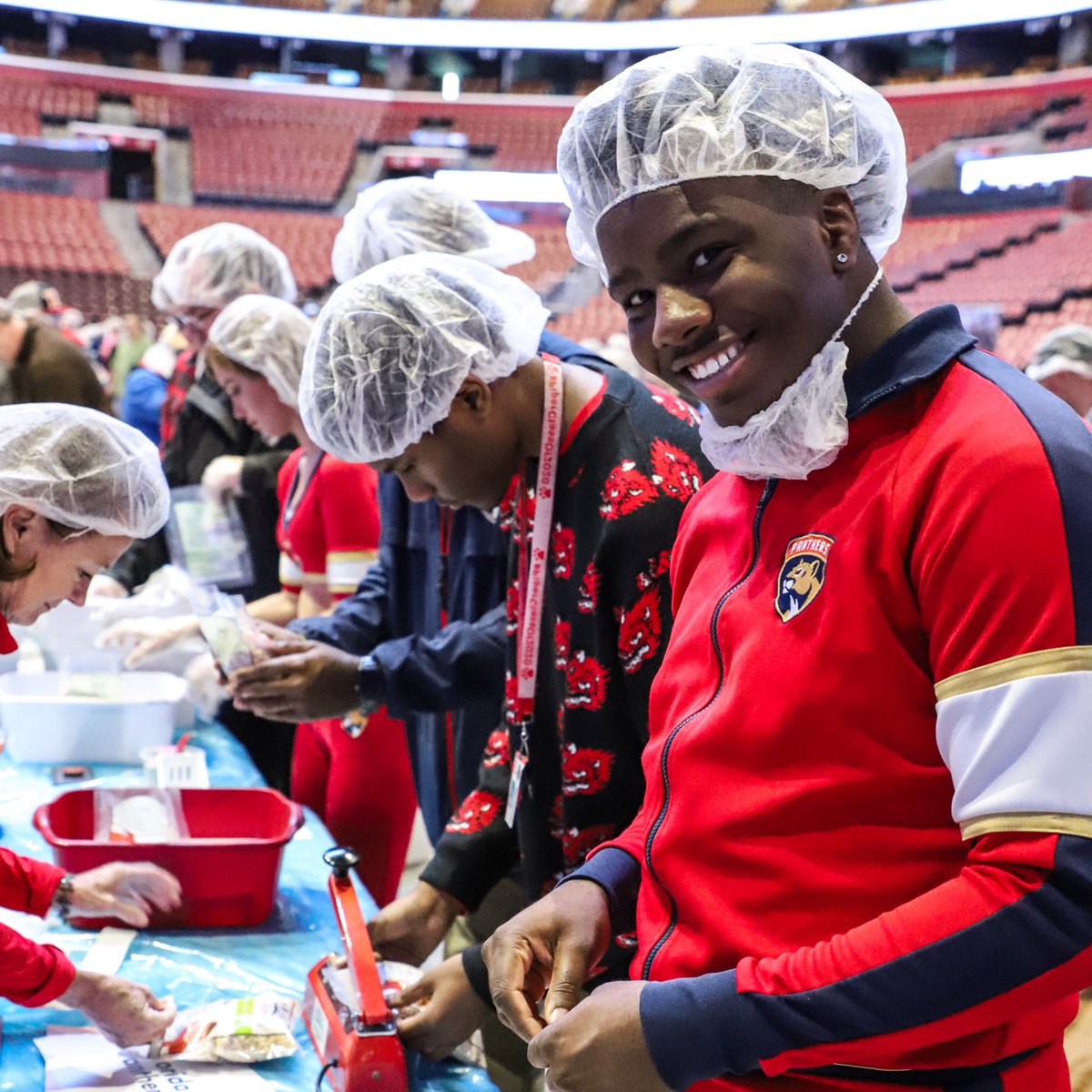 Our #FlaPanthers family is helping with the #DayofCaringBroward at @thebbtcenter!