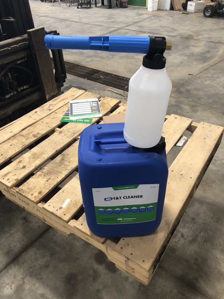 mmaguire54's tweet image. A T&amp;amp;T foam kit would make a perfect Christmas Gift.  @SchippersCanada #doyouevenfoambro