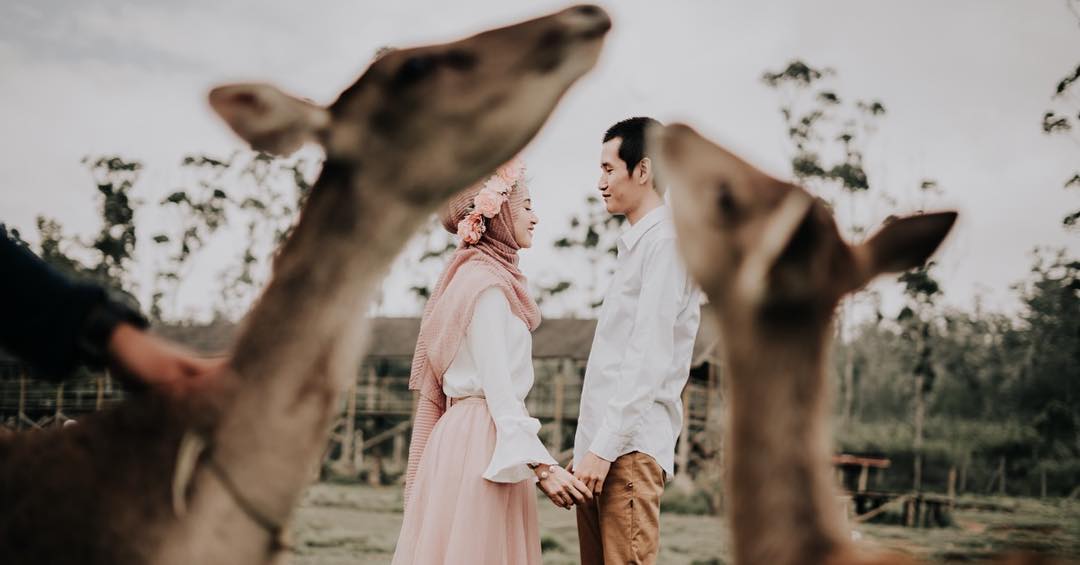 Aftersightpro_'s tweet photo. “The greatest thing you'll ever learn is just to love and be loved in return.” | Prewedd of - Resta &amp; Yuni -
📸 @wildanramdaani .
.
.
#prewedding #EWP #editorialpreweddingphotography #editorialweddingphotography #emotionalweddingpotrait #emotionalweddingphotography #engagement https://t.co/pjcQOWuXyA