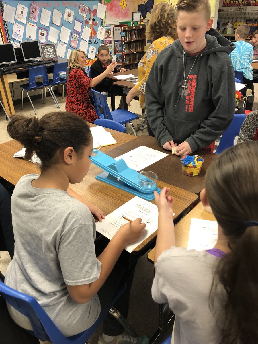 Making solutions and new friends! <a href="/eaglesofEES/">Eisenhower Eagles</a> <a href="/kids_inspire/">Carmen Coleman</a> <a href="/MargieEckerle/">Margie Eckerle</a> #jcpsprincipalpipeline19