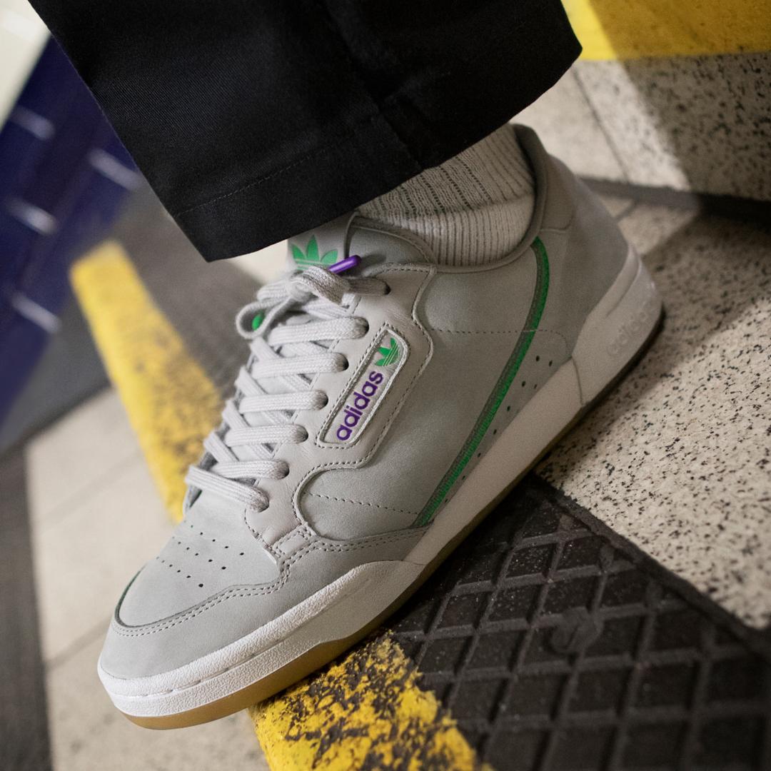 mareado tragedia clase TfL on Twitter: "Past and present meet with the @districtline and  @elizabethline Continental 80. Part of the adidas Originals x TfL limited  edition collection. Shop now: https://t.co/7oHzRiYz8H  https://t.co/ocuMw03mn8" / Twitter