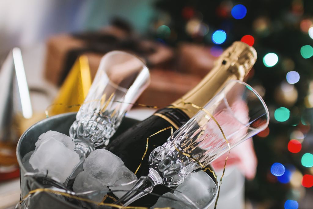 Top 5 New Year’s Eve Events chattmag.com/2018/12/top-5-…