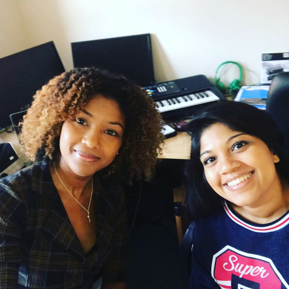 ManishaMusicInc's tweet photo. @natashatlnorman ❤🙏 #dayone #Songwriting #Manisha #Singer https://t.co/lFsVKdleRu