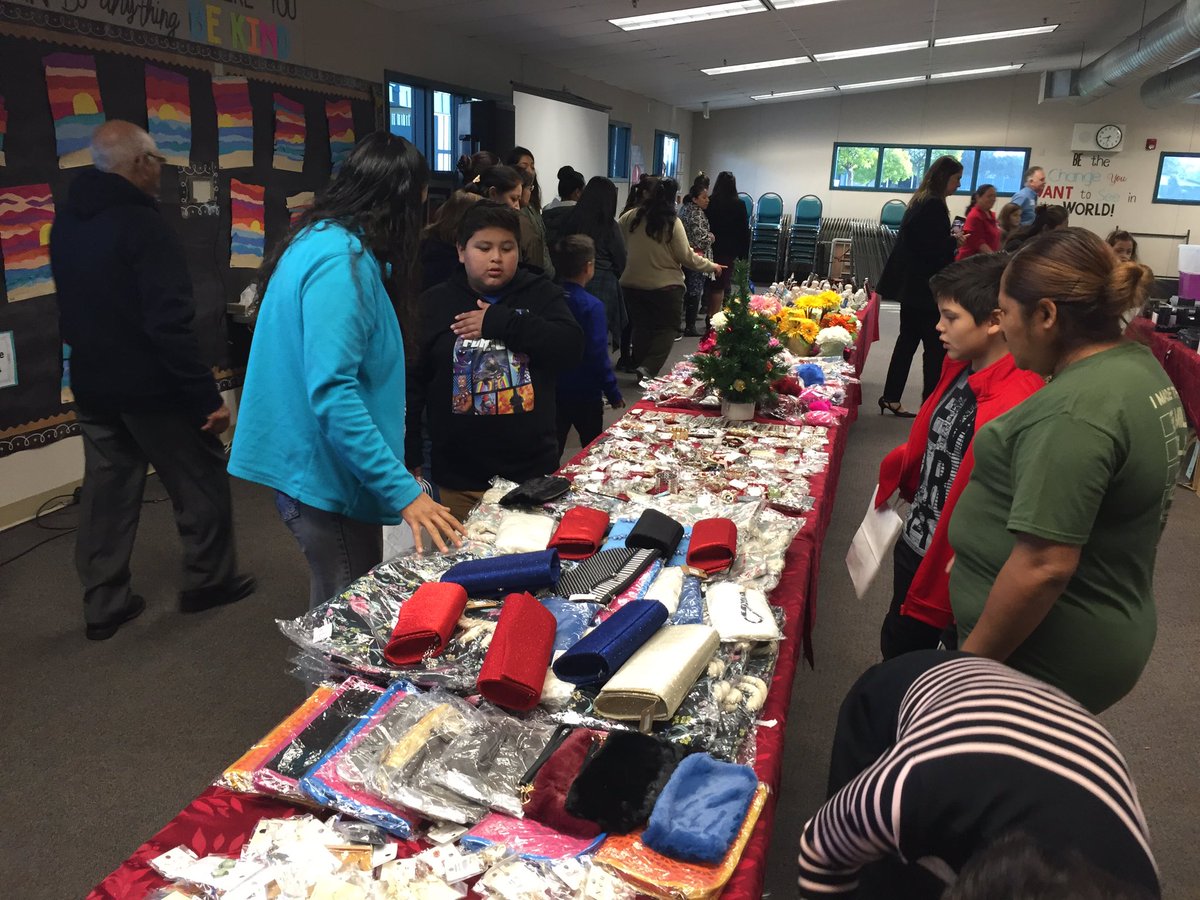 OrangeGroveACSD's tweet photo. Thank to Children Giving Gifts for helping Orange Grove  students with the gift of giving. https://t.co/zfJKF37xeb