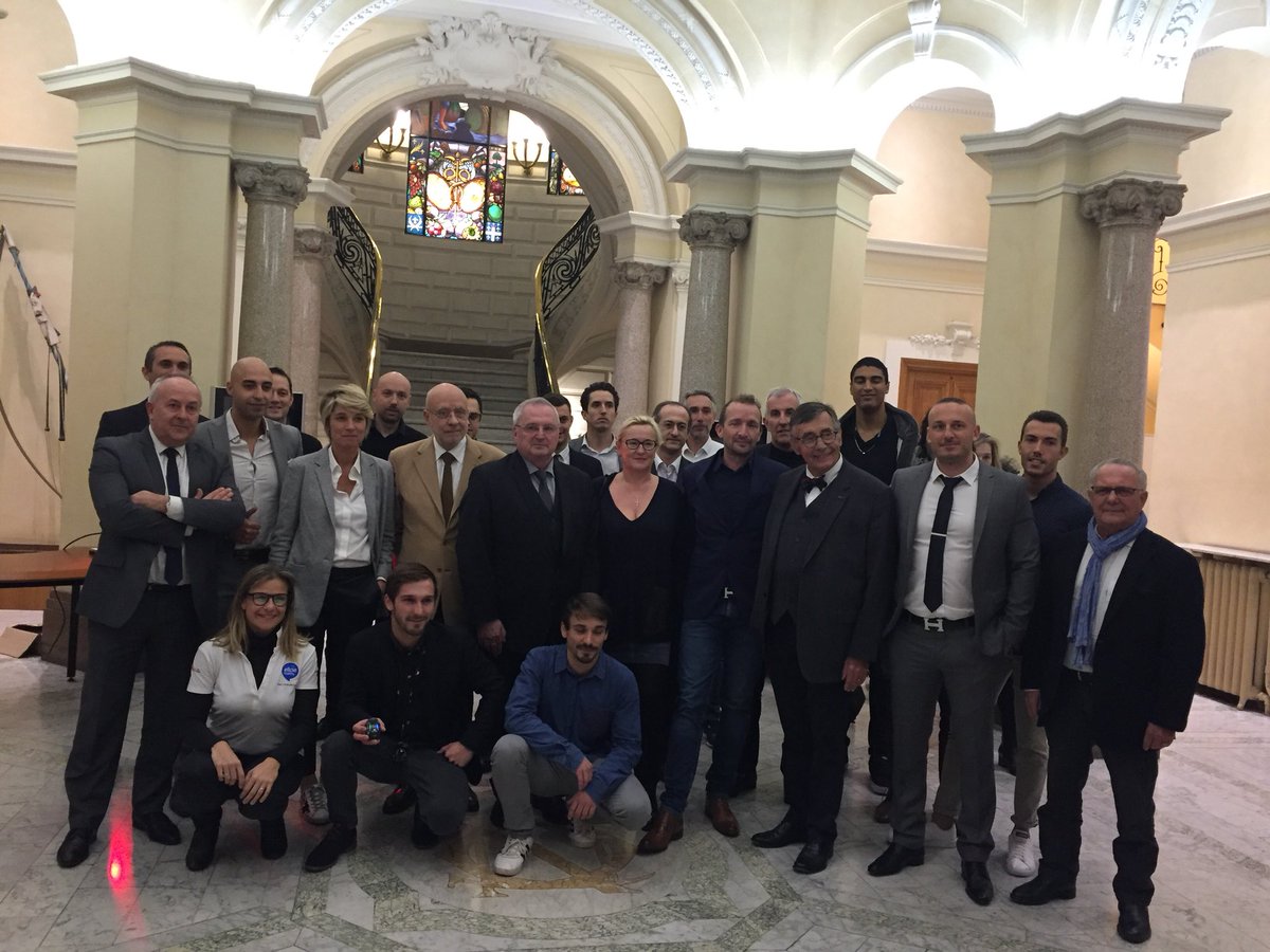 Les entreprises azuréennes qui se rendront au #ces2019 réunies pour un point presse suivi d’un showroom à la <a href="/CCIcotedazur/">CCI Nice Côte d'Azur</a> #filieresante06 #filiereenergie06 <a href="/MetropoleNCA/">Métropole Nice Côte d'Azur</a> <a href="/FrenchTechCdA/">French Tech Côte d'Azur Région Sud</a> <a href="/CDD_CASA/">Coordination CdD CASA - Cap Azur</a> <a href="/NiceStartsUp/">Nice Start(s) Up</a> <a href="/skavenji/">SKAVENJI</a> <a href="/AzurTechConcept/">Azur Tech Concept</a> <a href="/volumic3D/">VOLUMIC 3D</a> <a href="/EllcieHealthy/">Ellcie Healthy</a> <a href="/catchingbox/">Catchingbox</a>