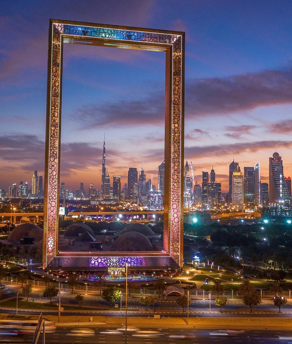 The Gate to Future #DubaiFrame 📷:@AbdullAlbuqaish