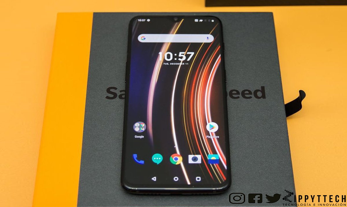 zippyttech's tweet photo. La edición especial del OnePlus 6T Mclaren incorpora ese toque de velocidad que aman los fanáticos de la Fórmula 1 con la inclusión de la modalidad para alimentar el 50% de la batería del móvil a través del cargador de cable Warp Charge 30 en tan solo 20 minutos. #F1 #OnePlus6T https://t.co/SrsmuTDqS8