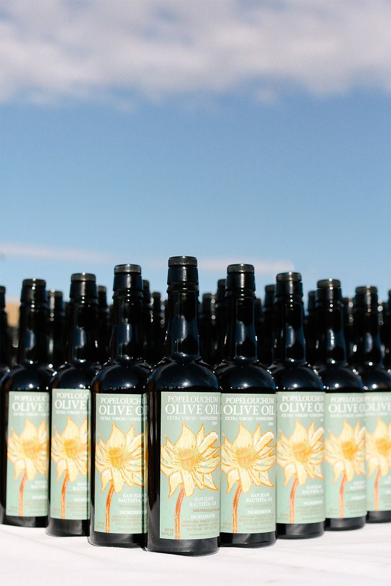Spicy and fruity, our #Popelouchum Olive Oil is fantastic as a finishing oil, dipping with artisan bread (just sprinkle with a little sea salt), and makes a great gift! 🕊️🍞🎁 Shop now: buff.ly/2RPQVcI 📷: Julie Cahill