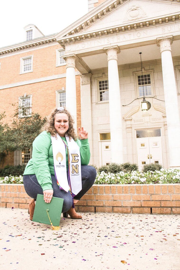CaitlinDeckerrr's tweet photo. Y’ALL. IT’S HAPPENING!!
BA in Psychology, Minors in Human Services and Women’s & Gender Studies📚
December 15th, 2018 at 8:00AM🎓 https://t.co/8fPq7PbZow