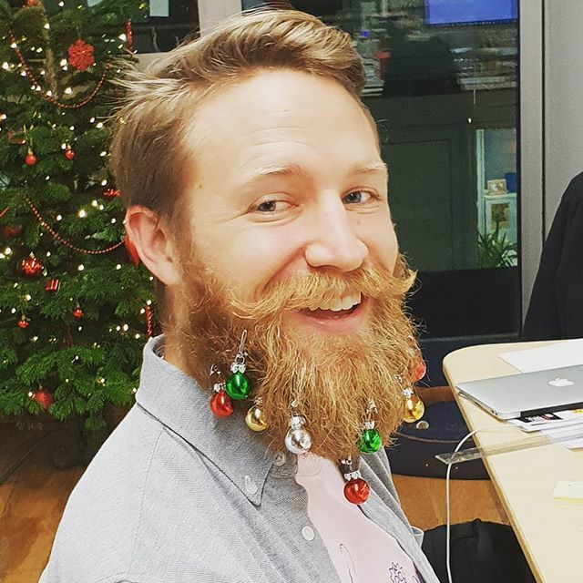 studiomade_co's tweet photo. Best secret santa present ever 🤣😂🎄🎁#beardbaubles #fatherchristmas #secretsanta #officesanta #festiveface #studiomade #christmas https://t.co/gNFYD0UhPf https://t.co/YUIfyqboEe
