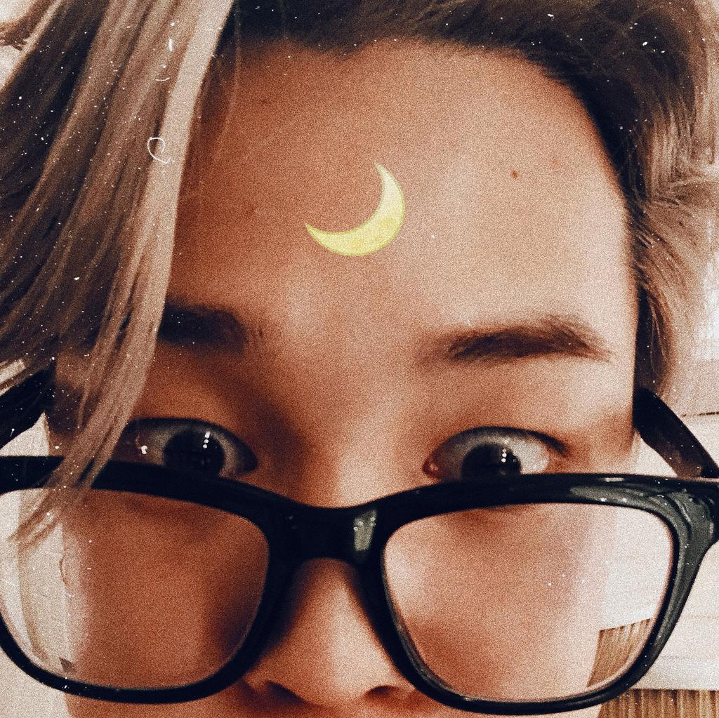 peachhyjjae's tweet photo. ~ 🌙 moon ~
#JIMIN #지민 #BTS #Jedits❣️ @BTS_twt https://t.co/Mm7w72skw1