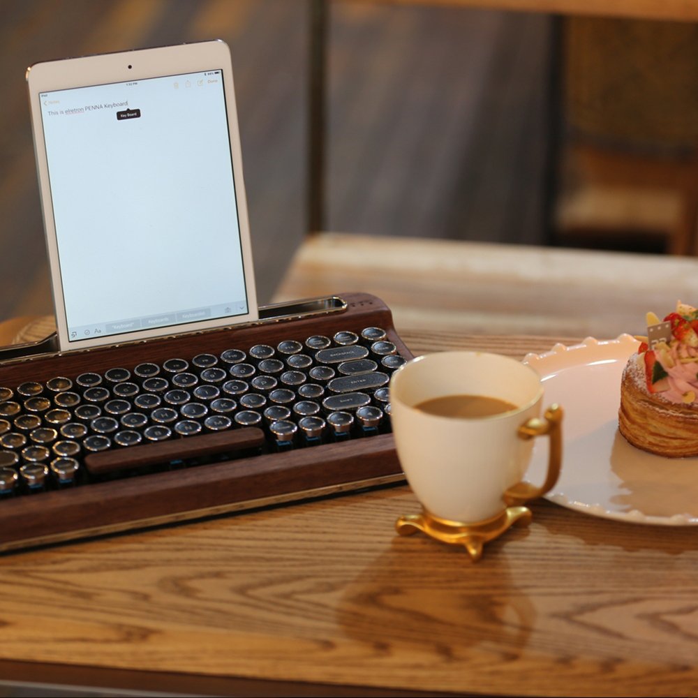 elretron's tweet photo. Penna Keyboard Wood Special

Typewriter Inspired #Keyboard

You can buy one via Amazon
https://t.co/p4hkGGXjmC 

#pennakeyboard #vintage #retro #newtro #elretron #penna #amazon #ineriordesign #interior #design #green #color https://t.co/g6ud8vHHnu