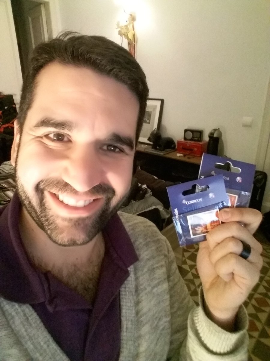 EsquinasRojas's tweet photo. Gracias LALA por tu donación!!! Sellos portales que es lo que siempre hace falta!!! 
😆😆
#EsquinasRojas #ONG #SinAnimoDeLucro #gratis #sonreir #EscritasAMano #alegria #palabras #animo #sonrisa #sorpresa #cartas #felicidad  #nonprofit #free #joy #smile #happiness #barcelona #bcn https://t.co/9t9MaGzgA5