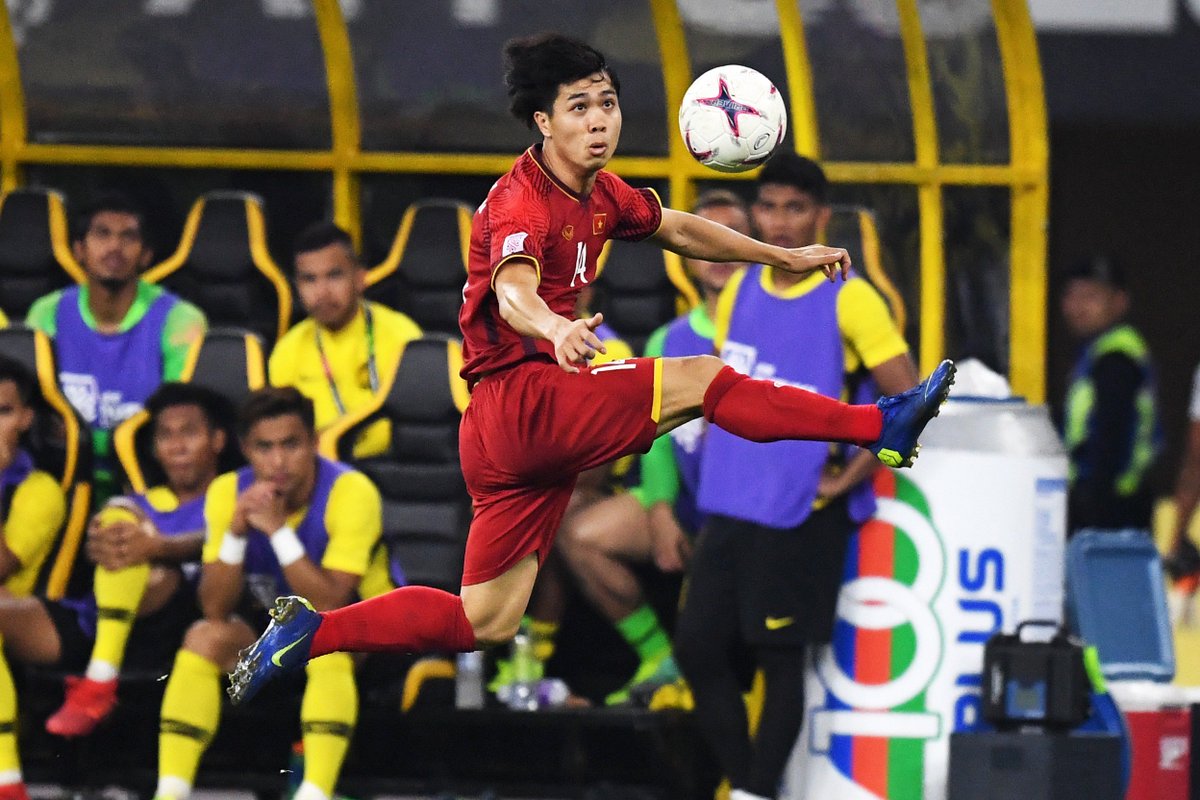 Drama! 🇲🇾Malaysia came from two goals down to draw 2-2 with 🇻🇳Vietnam in the first leg of the @affsuzukicup final.
🗓️ Second leg: 15 Dec, Hanoi (19:30 local time)