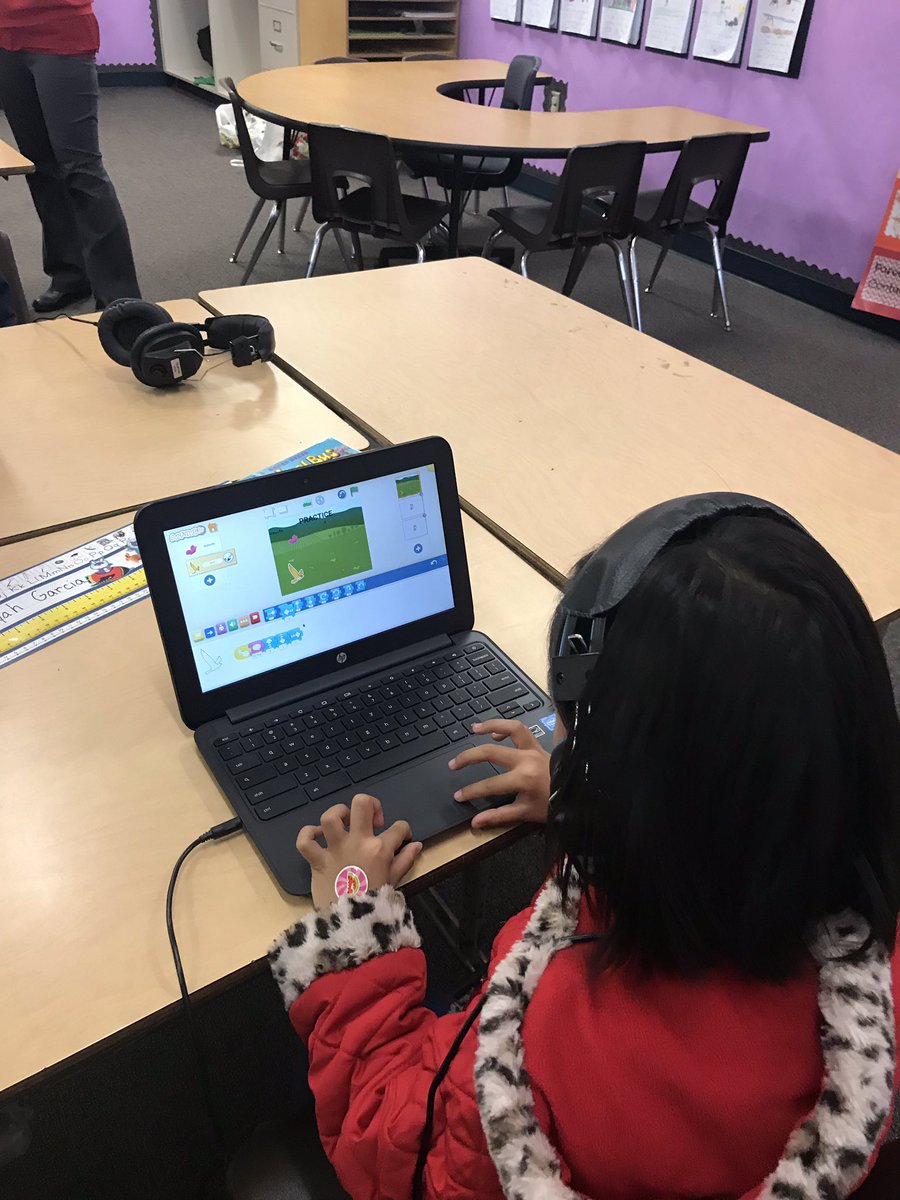 LoaraElementary's tweet image. Second graders explore coding with Scratch Jr. @LoaraElementary #codecampus